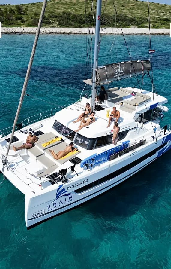 План на палубата на Bali Catspace in Seget Donji / Marina Baotić