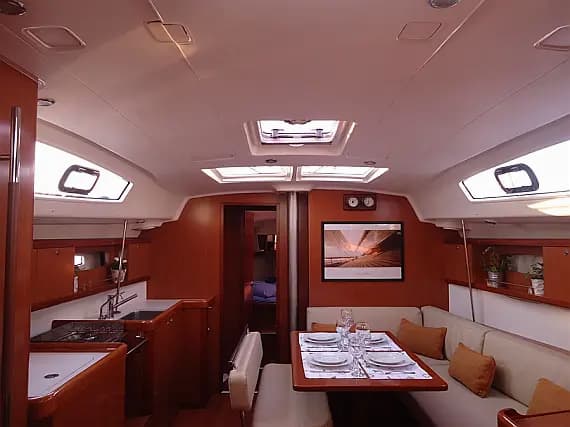 Oceanis 43 in Athens / Alimos Marina - Photo 3