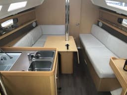Oceanis 31 in Arzon / Port du Crouesty thumbnail 2
