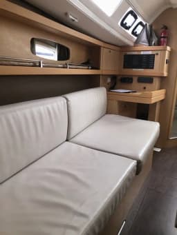 Oceanis 31 in Arzon / Port du Crouesty thumbnail 4