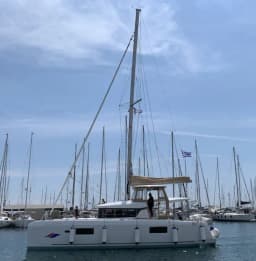 Lagoon 42 in Lavrion Main Port thumbnail 10