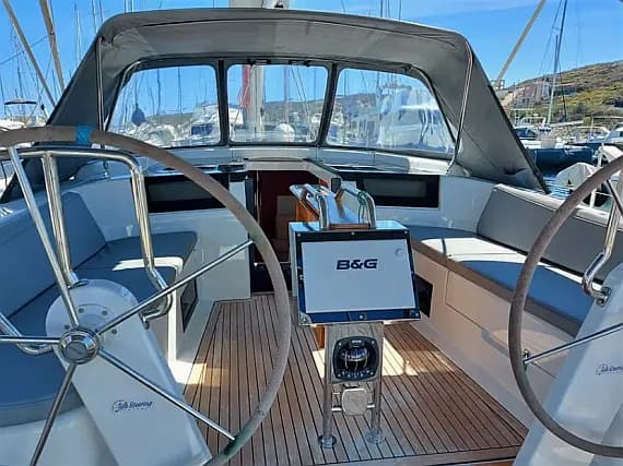 Hanse 418 in Lavrion / Olympic Marina - Photo 1