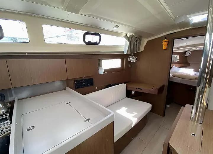 Oceanis 41.1 in Lefkada / D-Marin Marina Lefkas - Photo 4