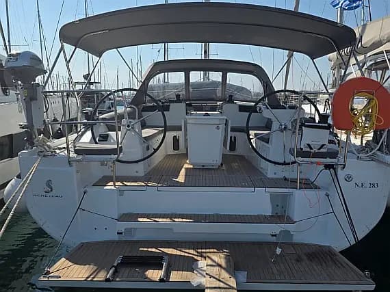 Oceanis 40.1 in Paros port - Photo 1