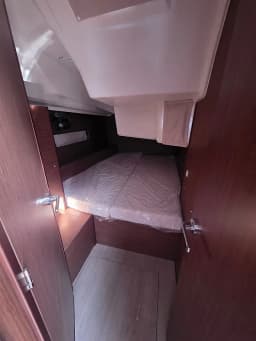 Oceanis 40.1 in Paros port thumbnail 5