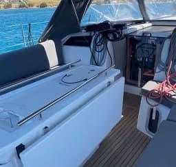 Oceanis 40.1 in Paros port thumbnail 7