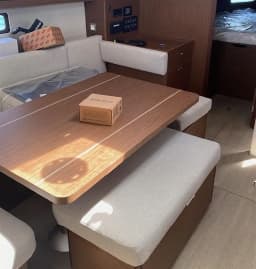 Oceanis 40.1 in Paros port thumbnail 8