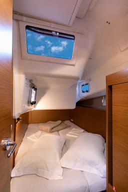 Sun Odyssey 410 in Sardinia / Olbia / Marina di Olbia thumbnail 6