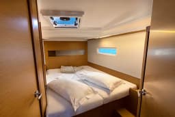 Sun Odyssey 410 in Sardinia / Olbia / Marina di Olbia thumbnail 7
