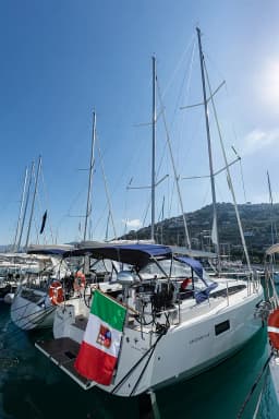 Sun Odyssey 410 in Sardinia / Olbia / Marina di Olbia thumbnail 8