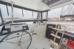 Lagoon 42 in Lavrion Main Port thumbnail 3