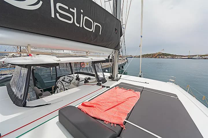Lagoon 42 in Lavrion Main Port - Photo 5