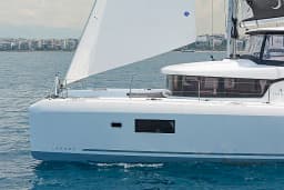 Lagoon 42 in Lavrion Main Port thumbnail 8