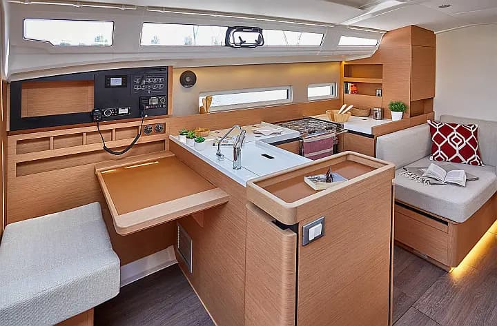 Sun Odyssey 410 in Lefkada / Port of Lefkas - Photo 3