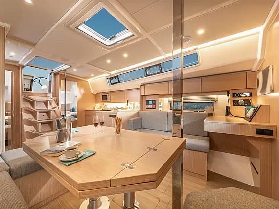 Bavaria 42 Cruiser in Tivat / Porto Montenegro - Photo 3