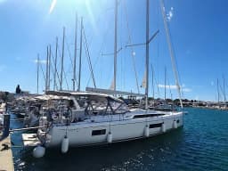 Oceanis 51.1 in Sukošan / D-Marin Dalmacija Marina thumbnail 6