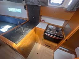 Sun Odyssey 349 in Sukošan / D-Marin Dalmacija Marina thumbnail 14