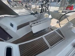 Sun Odyssey 349 in Sukošan / D-Marin Dalmacija Marina thumbnail 6