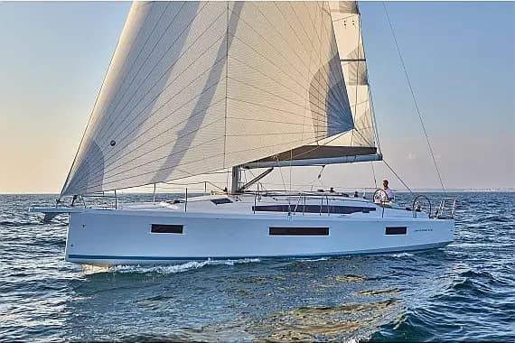 Sun Odyssey 410 in Skiathos - Photo 1
