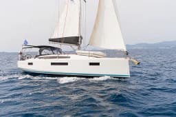 Sun Odyssey 410 in Skiathos thumbnail 5