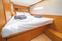 Sun Odyssey 410 in Skiathos thumbnail 6