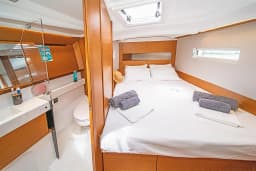 Sun Odyssey 410 in Skiathos thumbnail 7