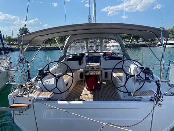 Oceanis 40.1 in Athens / Alimos Marina - Photo 1