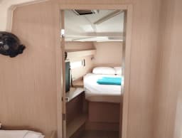 Oceanis 40.1 in Athens / Alimos Marina thumbnail 11