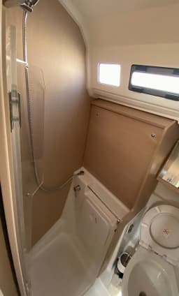 Oceanis 40.1 in Athens / Alimos Marina thumbnail 8