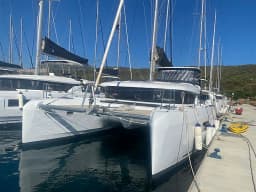 Lagoon 42 in Sardinia / Portisco / Cala dei Sardi thumbnail 10