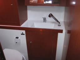Oceanis 41.1 in Sicily / Capo d'Orlando Marina thumbnail 12