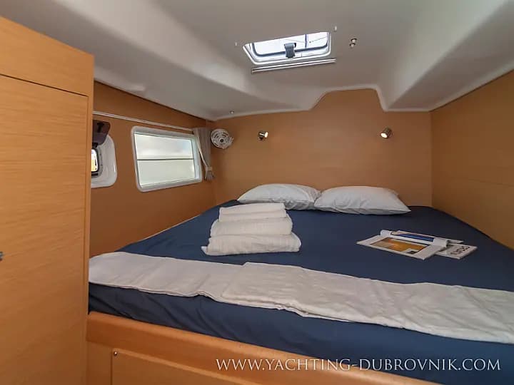 Lagoon 380 in Dubrovnik / ACI Marina Dubrovnik - Photo 4