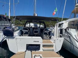 Dufour 430 in Sardinia / Portisco / Cala dei Sardi thumbnail 13