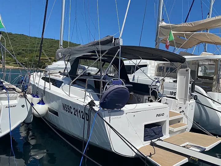 Dufour 430 in Sardinia / Portisco / Cala dei Sardi - Photo 3