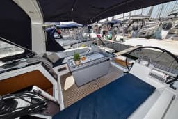 Oceanis 41.1 in Sukošan / D-Marin Dalmacija Marina thumbnail 12