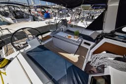 Oceanis 41.1 in Sukošan / D-Marin Dalmacija Marina thumbnail 18