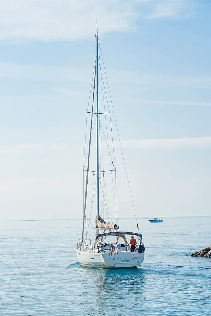 Sun Odyssey 439 in San Vincenzo / Marina di San Vincenzo - Photo 4