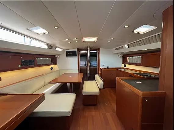 Oceanis 48 in Athens / Alimos Marina - Photo 3