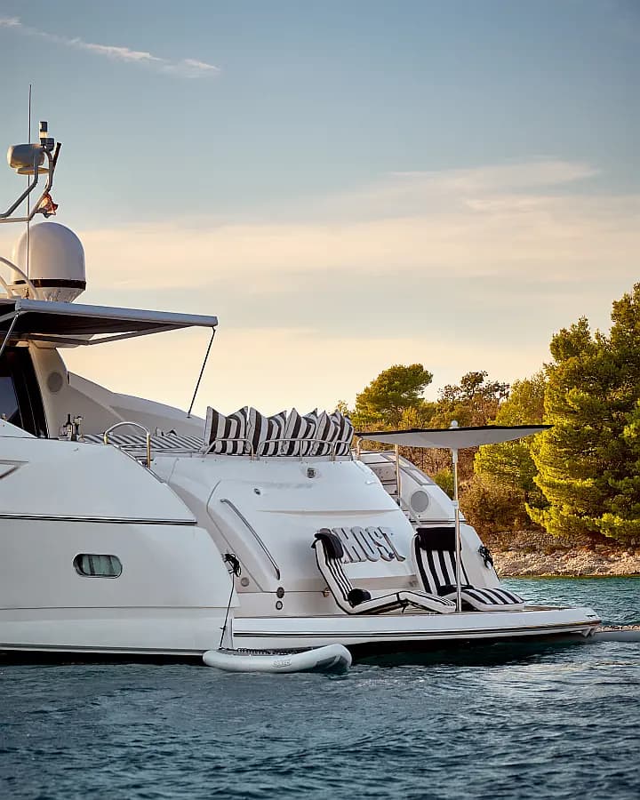 Sunseeker Predator 72 in Podstrana / Marina Lav - Photo 3