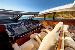 Sunseeker Predator 72 in Podstrana / Marina Lav thumbnail 34