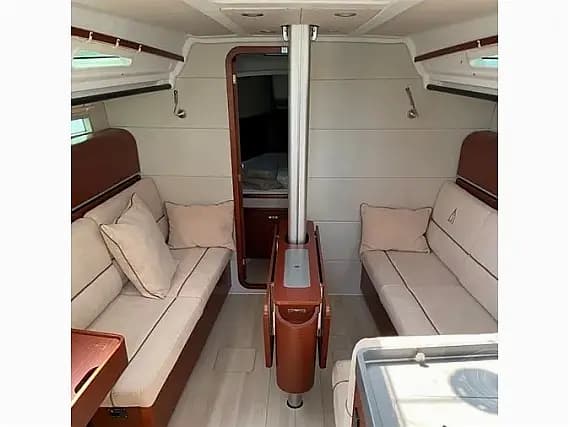 Dehler 38 SQ in Lavrion / Olympic Marina - Photo 3