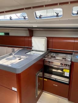 Dehler 38 SQ in Lavrion / Olympic Marina thumbnail 9
