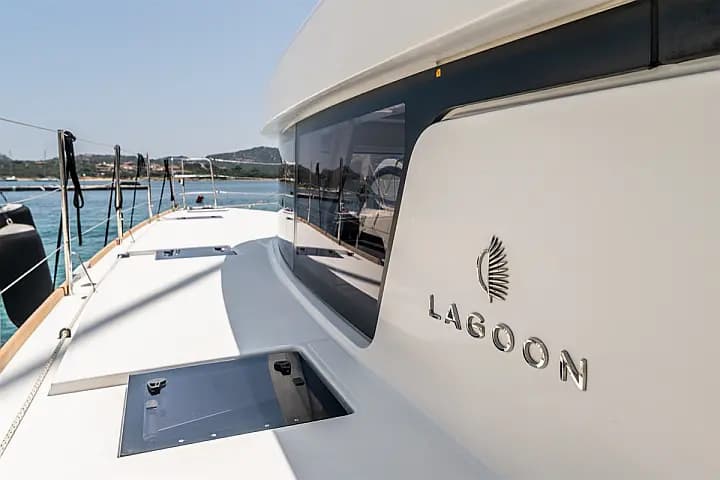 Lagoon 52F in Sardinia / Portisco / Cala dei Sardi - Photo 5