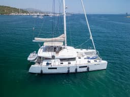 Lagoon 52F in Sardinia / Portisco / Cala dei Sardi thumbnail 55