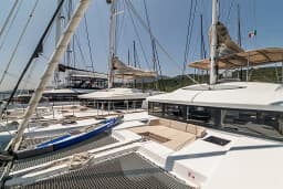 Lagoon 52F in Sardinia / Portisco / Cala dei Sardi thumbnail 9