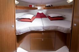 Bavaria 32 Cruiser in Krk / Punat / Marina Punat thumbnail 10