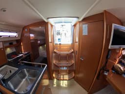 Bavaria 32 Cruiser in Marmaris / Adaköy Marina thumbnail 2