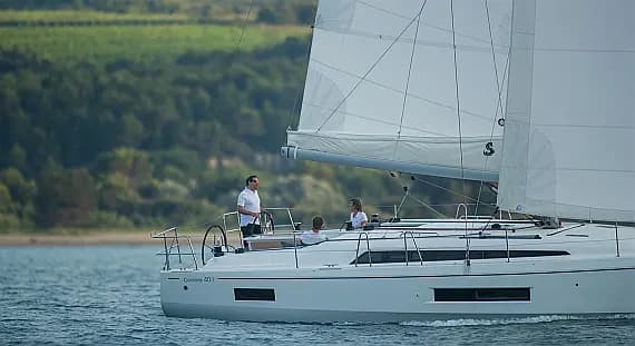 Oceanis 40.1 in Athens / Alimos Marina - Photo 1