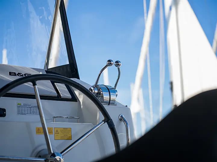 Lagoon 40 in Athens / Alimos Marina - Photo 4
