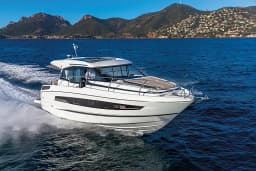 Jeanneau NC 37 in Makarska harbor thumbnail 14